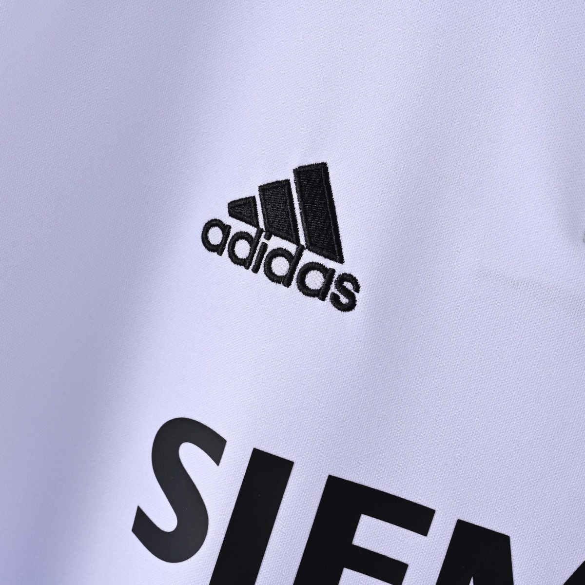 2003/2004 Real Madrid Home Football Shirt